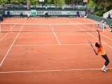 Questa settimana, sui campi in terra rossa del Roland Garros, mentre i big si allenano per il torneo che scatterà domenica 27 maggio, 128 tennisti tentano la via della qualificazione al tabellone principale del Grand Slam French Open Parigi 2017 attraverso 3 turni preliminari. In palio gli ultimi 16 posti per il seeding principale. (Photo archive: https://www.facebook.com/RolandGarros/photos)