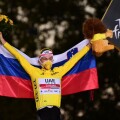 Tour de France 2020: oggi lo sloveno Tadej Pogacar a 20 anni, 11 mesi e 29 giorni è diventato il più giovane esordiente a vincere la corsa ciclistica a tappe più famosa del mondo. (Photo: credits to https://twitter.com/letour)