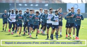 Calcio Napoli, allenamento 10 marzo 2021 / Lozano torna in gruppo,