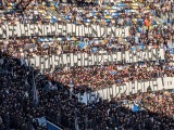 La Curva B dello stadio Maradona accoglie con uno striscione molto significativo (Foto: credits Rosario Avolio)