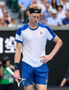  Sinner: analisi della sconfitta con Djokovic nella semifinale 