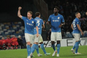 Bagno di umiltà, riflessioni post Napoli-Roma 3-3 / Gara avvincente, ma entrambe le formazioni devono salire di livello per fare il vero salto di qualità